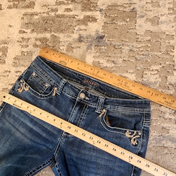 Shyanne bootcut embroidered jeans.  Women's size 30 Short. 31" inseam. - Picture 12 of 14